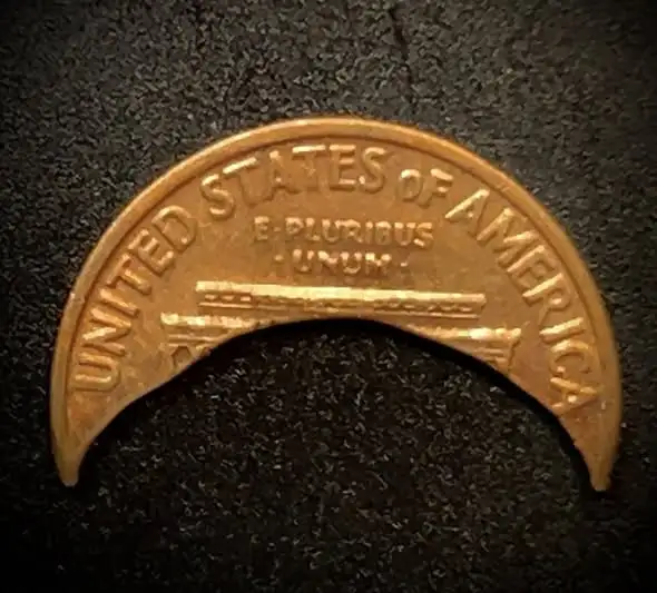 1969-D-Lincoln-Memorial-Cent-Crescent-Clip
