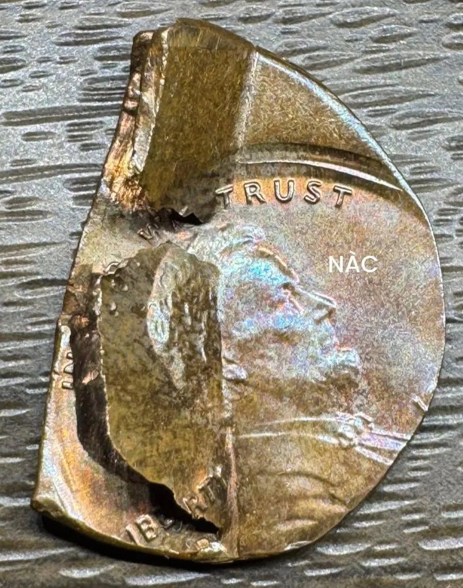 Very-Strange-Lincoln-Memorial-Cent