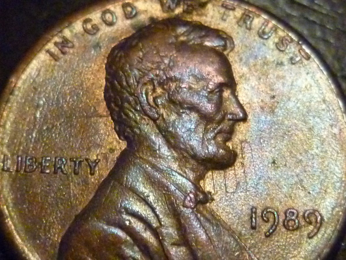 Is-Part-Of-The-1989-Lincoln-Penny-Reverse-On-The-Obverse?