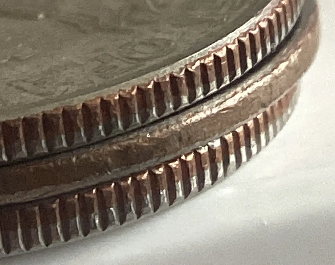 Misaligned-1995-P-Dime-With-Strange-Rim,-Uneven-Edge-Thickness.