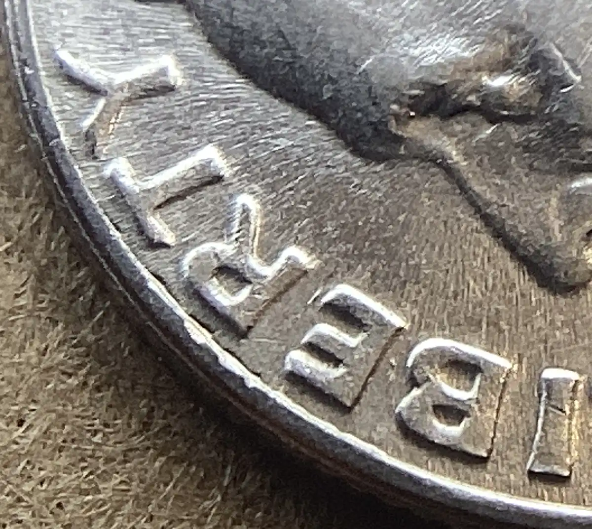 1999-P-Dime-With-Strange-Pits-Or-Voids-Inside-Rim.-Misaligned-Collar-Clash?-Defective-Planchet?