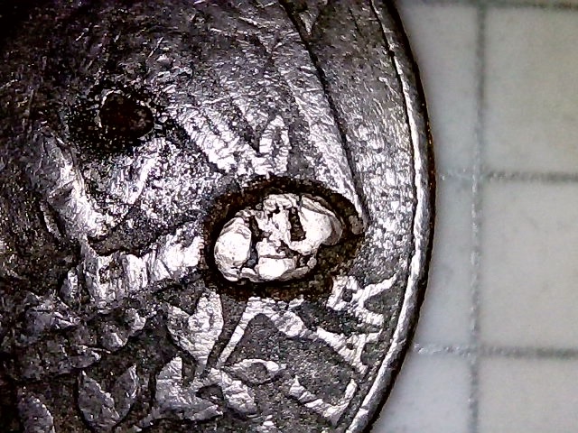 1980-P-Washington-Quarter...-Extra-Chunk-Of-Medal-On-Reverse?