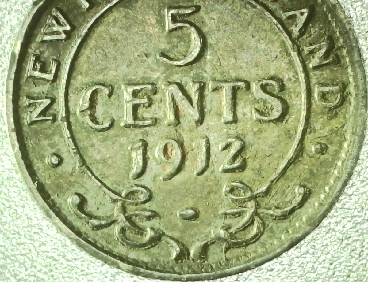 Newfoundland-1912-5-Cent-With-Some-Kind-Of-Doubling!