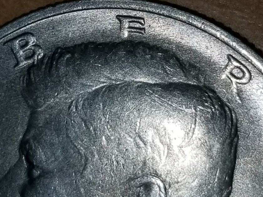 1983-P-Kennedy-Half--Gap-Between-Head-And-Letters