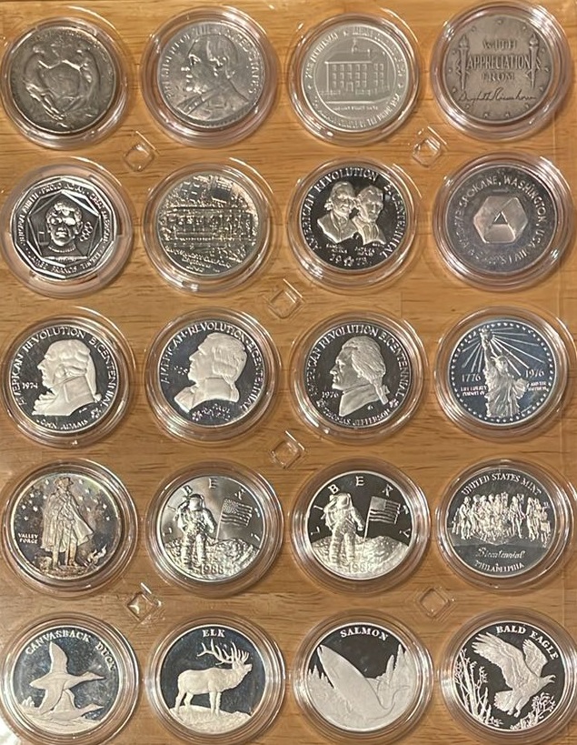 US-Mint-Issue-Dollar-Sized-Silver-Medals
