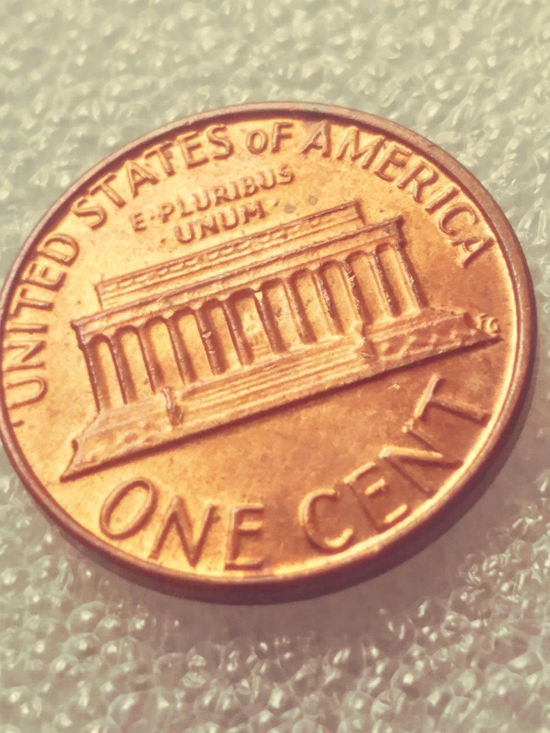 A-Drippy-Coin---Lincoln-Memorial-Columns-With-Extra-Metal
