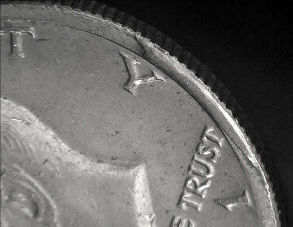 1971-D-Kennedy-Half-With-Quite-A-Large-Rim-Cud