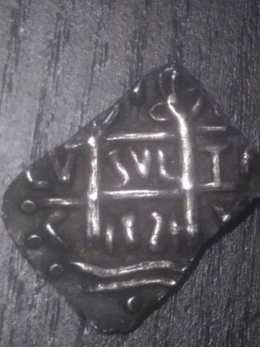 Identification-Help.-Maybe-Some-Sort-Of-Cut-Reale?