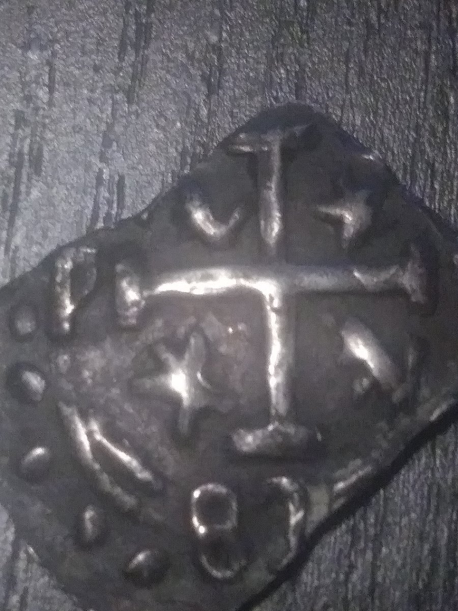 Identification-Help.-Maybe-Some-Sort-Of-Cut-Reale?