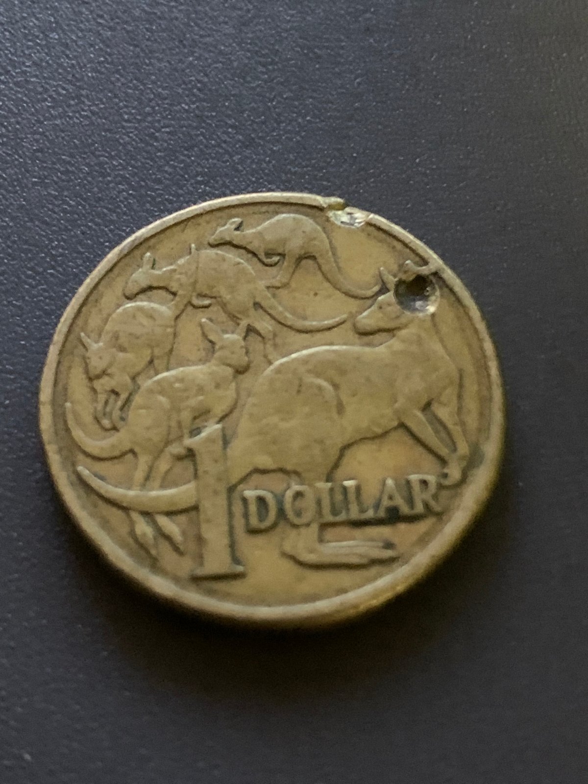 Noodling-.1$-Australian-Coins..-No-Leg-And-Cuds?-And-Strange-Marks-?