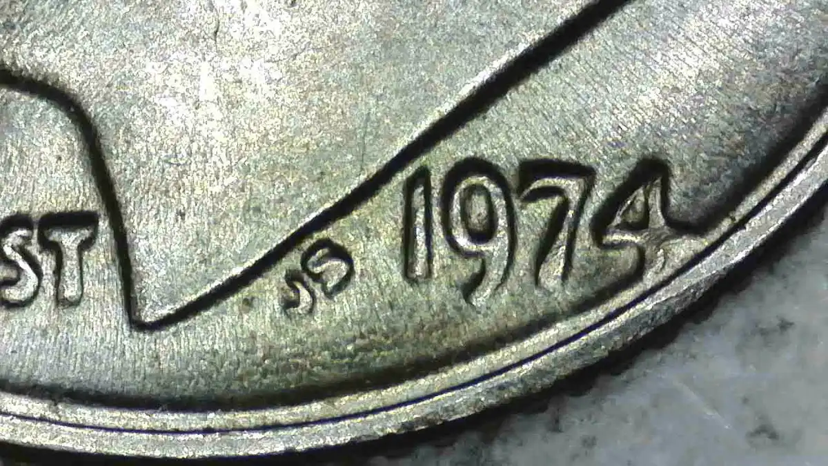 1974-Roosevelt-Dime---Broadstrike-Or-Different-Error?