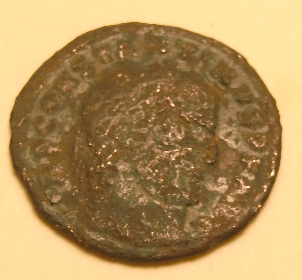 Could-Use-Help-With-This-Constantinian-Coin