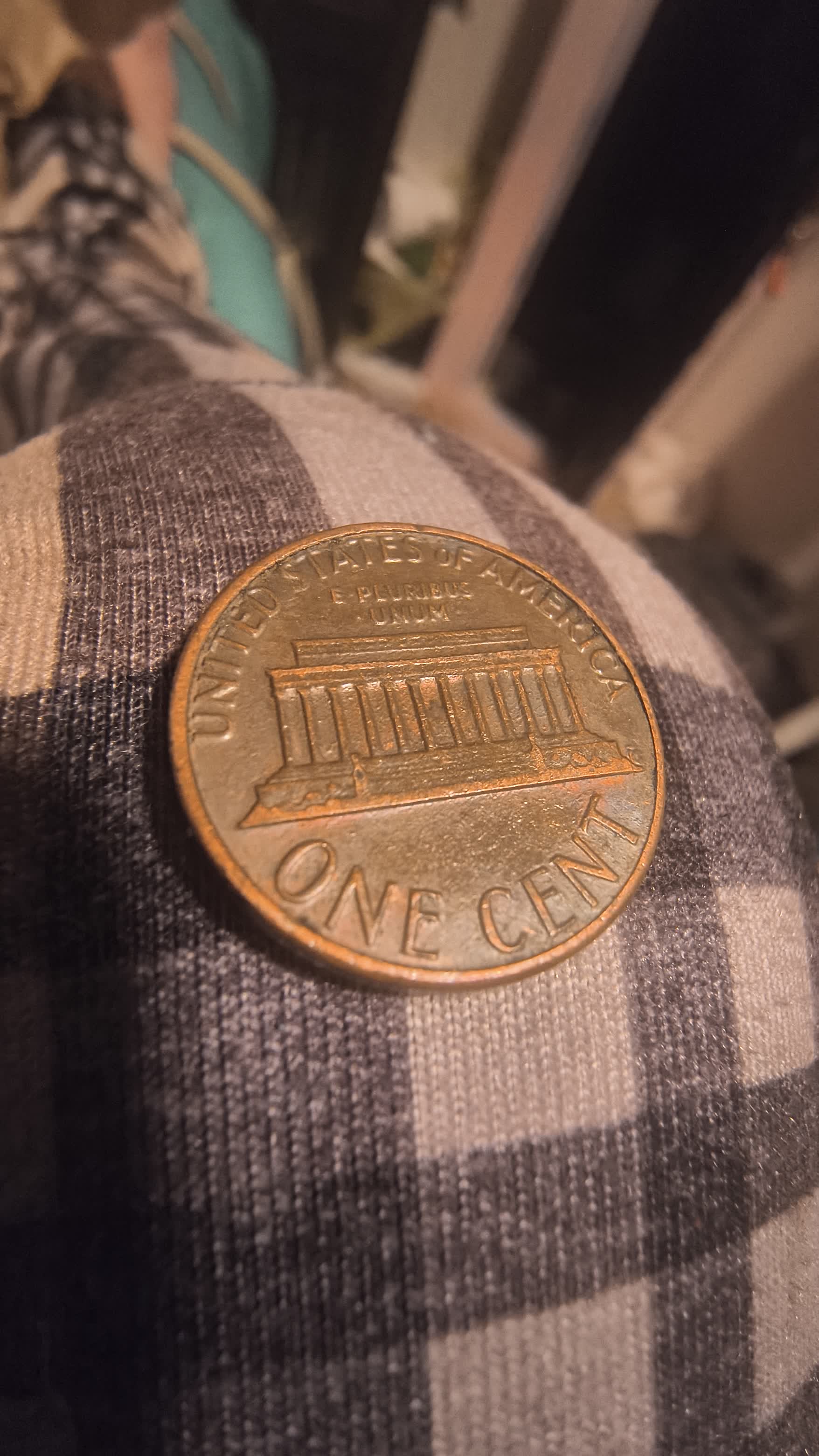 Please-Help,-Is-This-A-1982-P-Large-Date-Copper-Lincoln-Penny-With-A-Doubled-Ear-Variety?