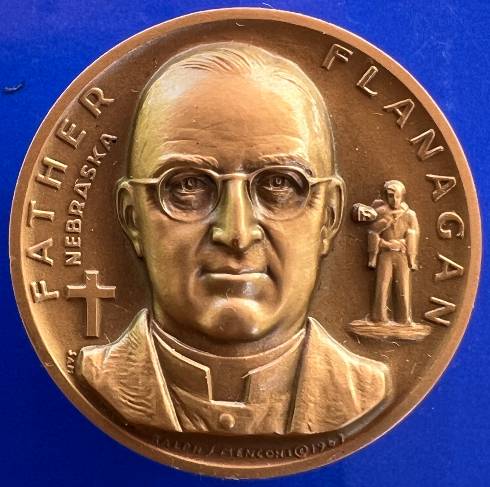 Post-Your-Numismatic-Items-With-Someone-Wearing-Glasses