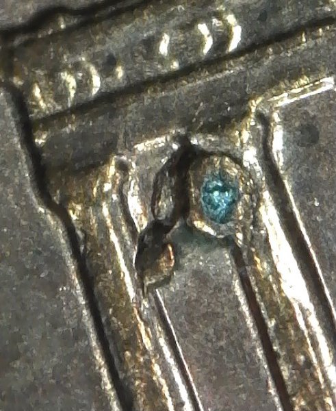 2006-LMC-Die-Chip,-Debris-Or-Zinc-Rot-Help-Please