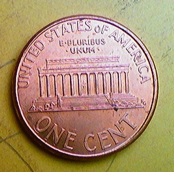 2000-P-Penny-With-Die-Crack-On-Reverse-From-Rim-To-Memorial