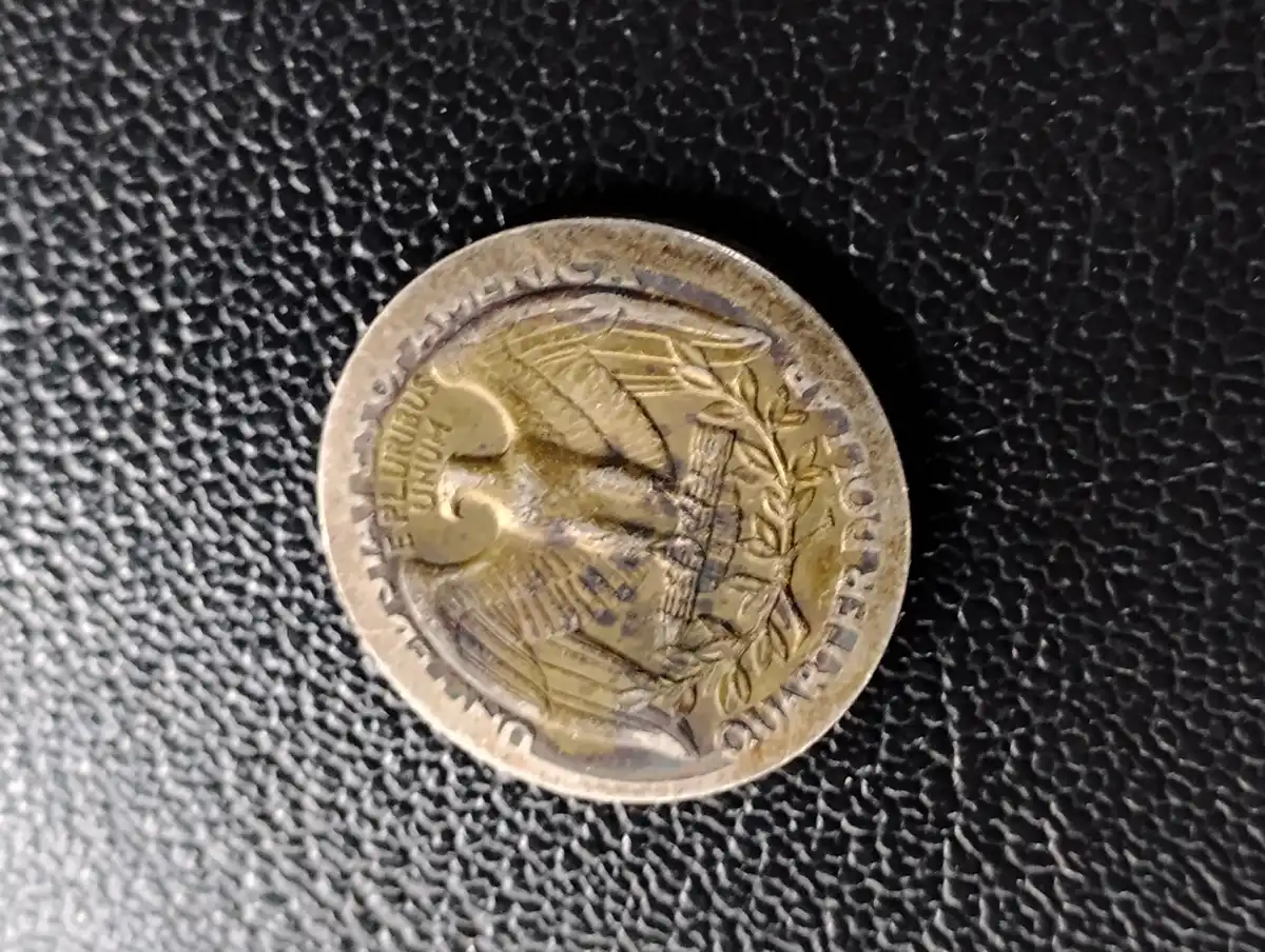 1998-Quarter.-I-Don't-Know-If-This-Has-Been-Purposely-Altered-Or-Not