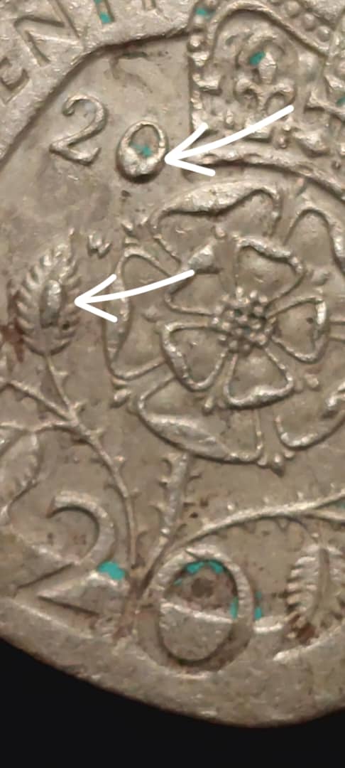 Is-These-Errors-Normal-On-A-20-P-2000-Great-Britain---Tudor-Rose-Coin?
