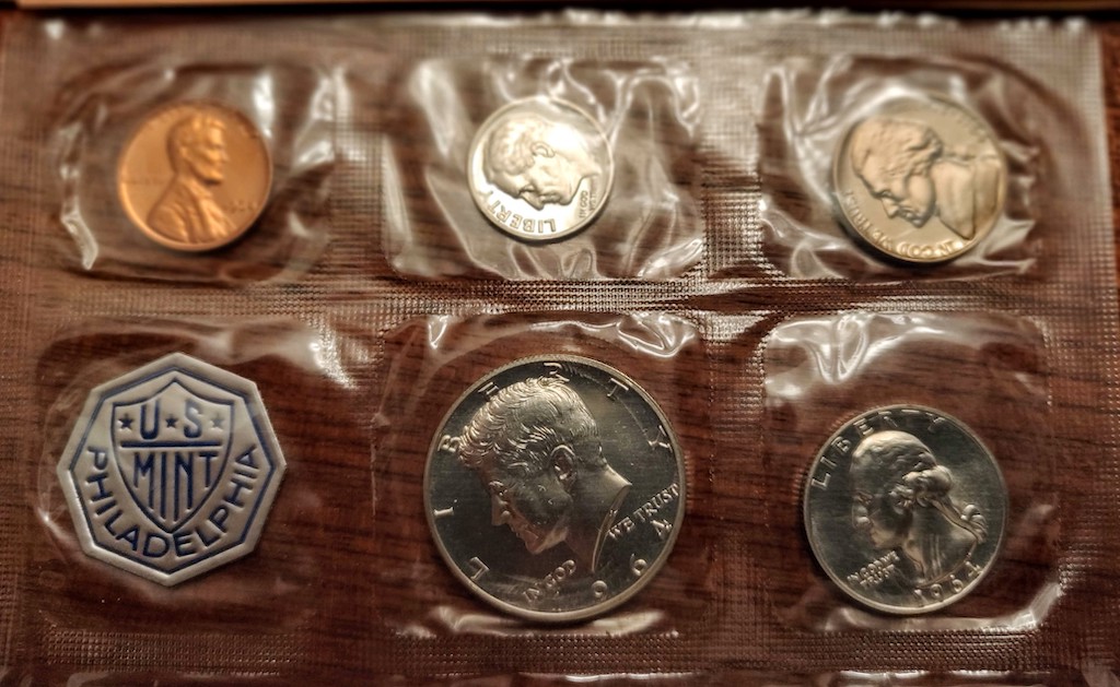 Post-Pictures-Of-USA-Sets-In-Original-Government-Packaging