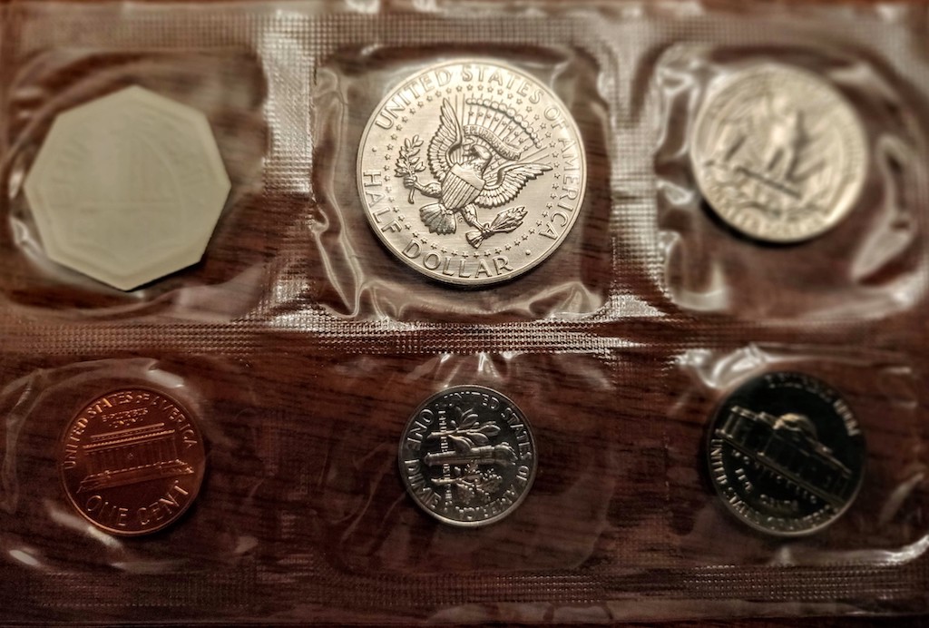 Post-Pictures-Of-USA-Sets-In-Original-Government-Packaging