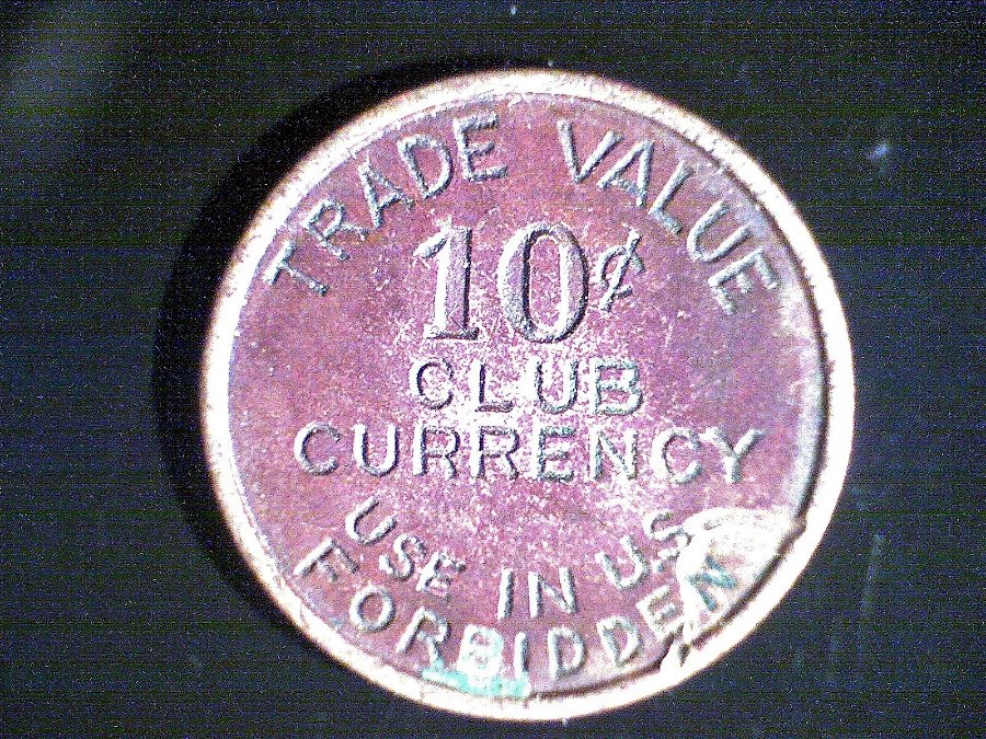 1996-Quarter,-Looks-Like-2-Curved-Clips-In-Same-Clip