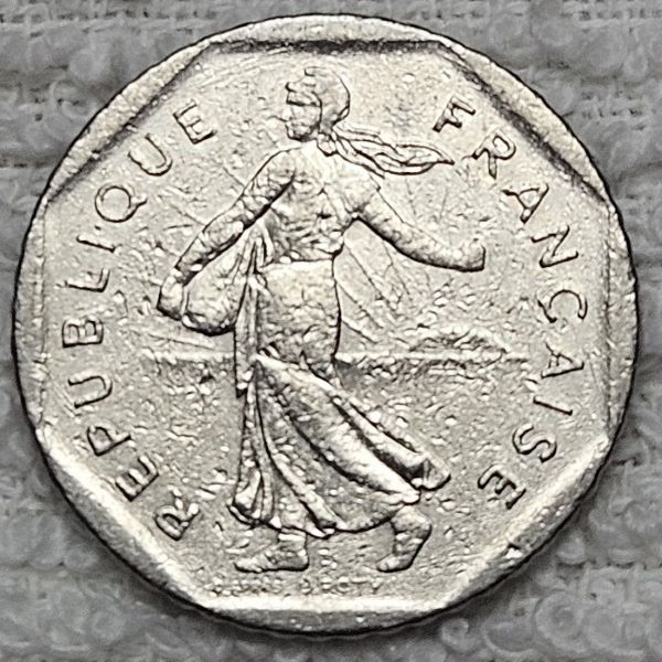 Show-Your-Coins-With-Different-Edges