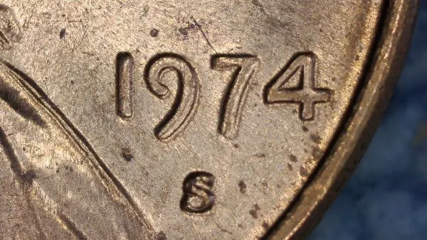 1974-Lincoln-Cents-Large-Date/Small-Date-Comparisons