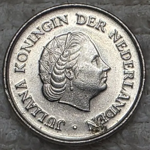 Post-Your-Coins-With-Earrings