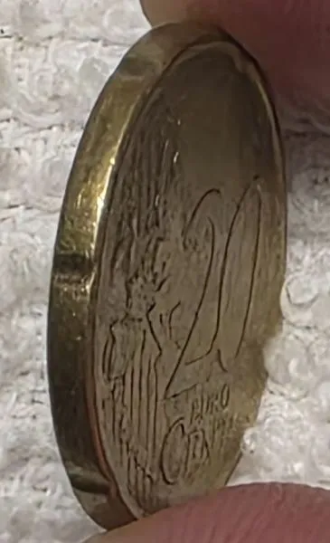 Show-Your-Coins-With-Different-Edges