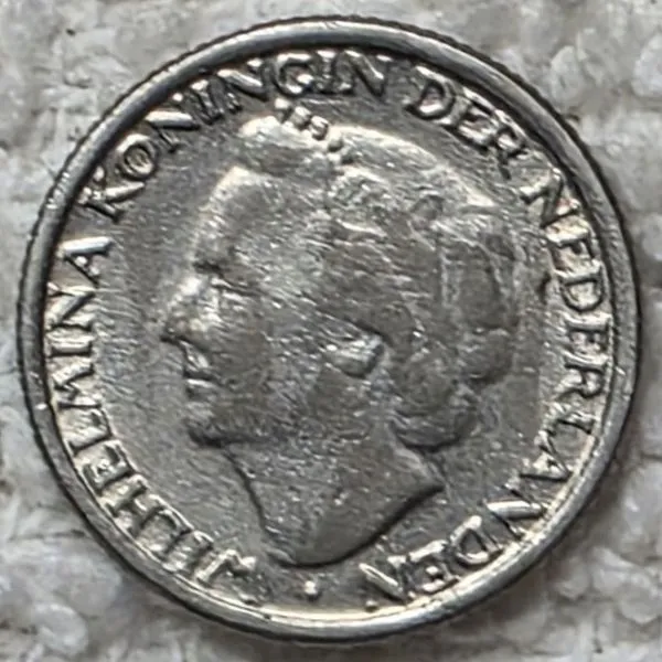 Post-Your-Coins-With-Coats-Of-Arms,-Shields,-Crests,-Crowns,--Etc.