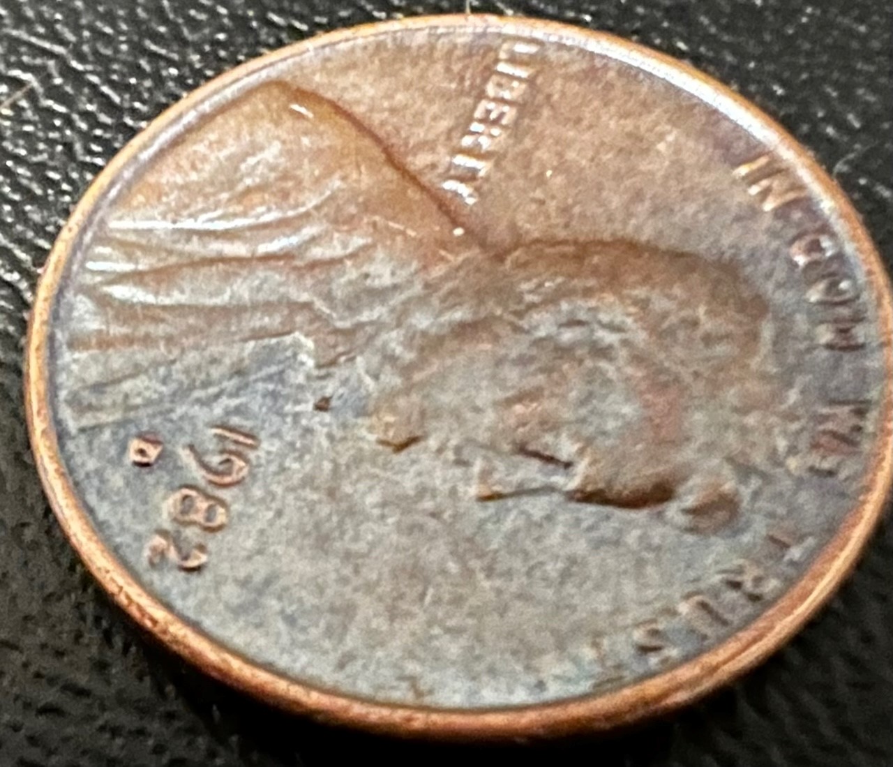 1982-Lincoln-Copper-Penny-.-I-Pinched-Myself-But-Still-Not-Sure!-It-Looks-Too-Good-To-Be-True-: