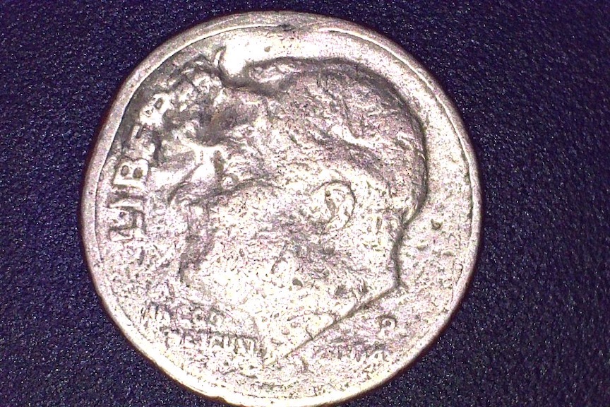 2004-P-Dime-With-Some-Kind-Of-Deformity-?-Need-Help-On-This-One