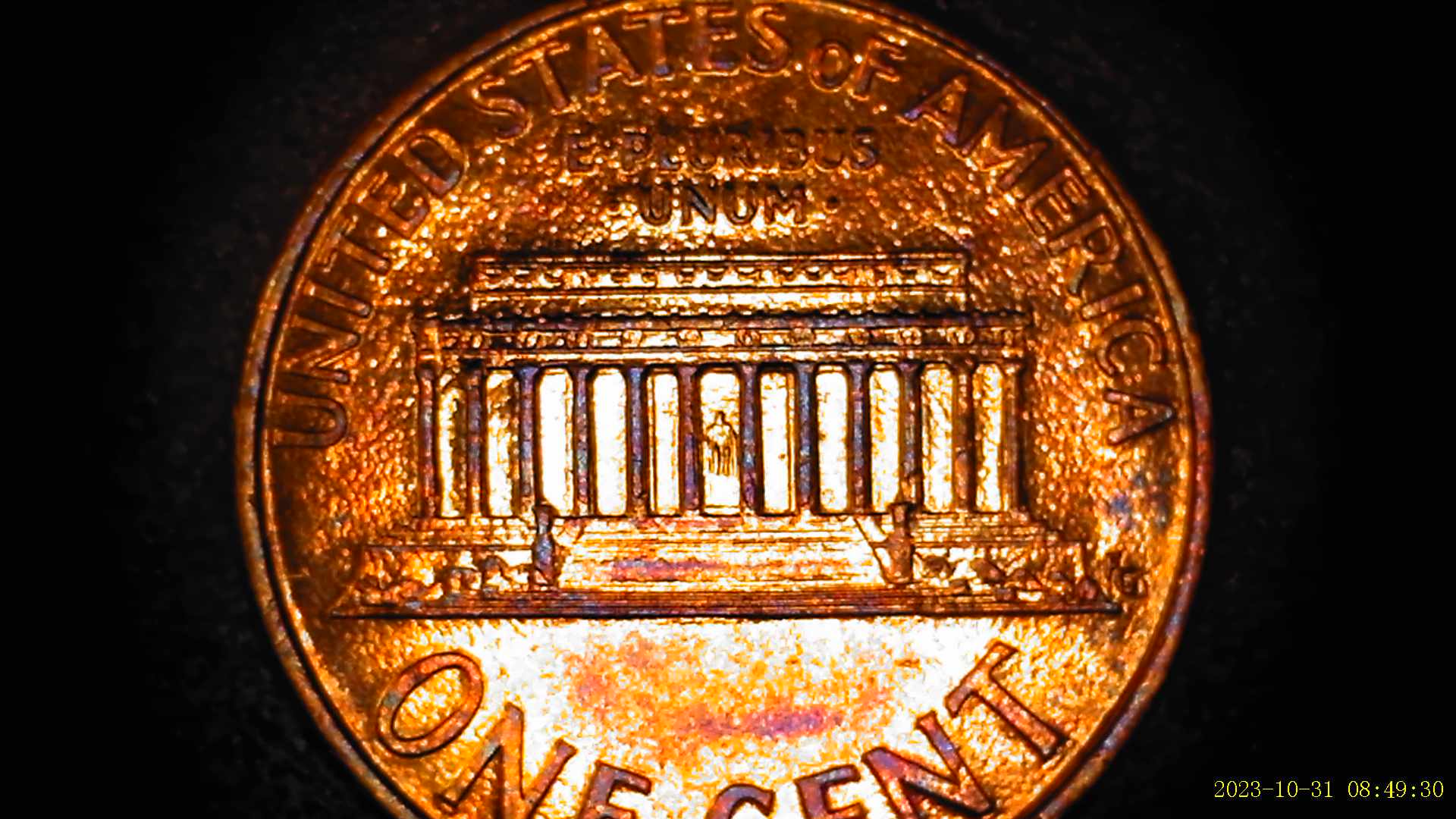 1999-Lincoln-Memorial-Penny-Strange-Looking-2nd-Column-Reverse