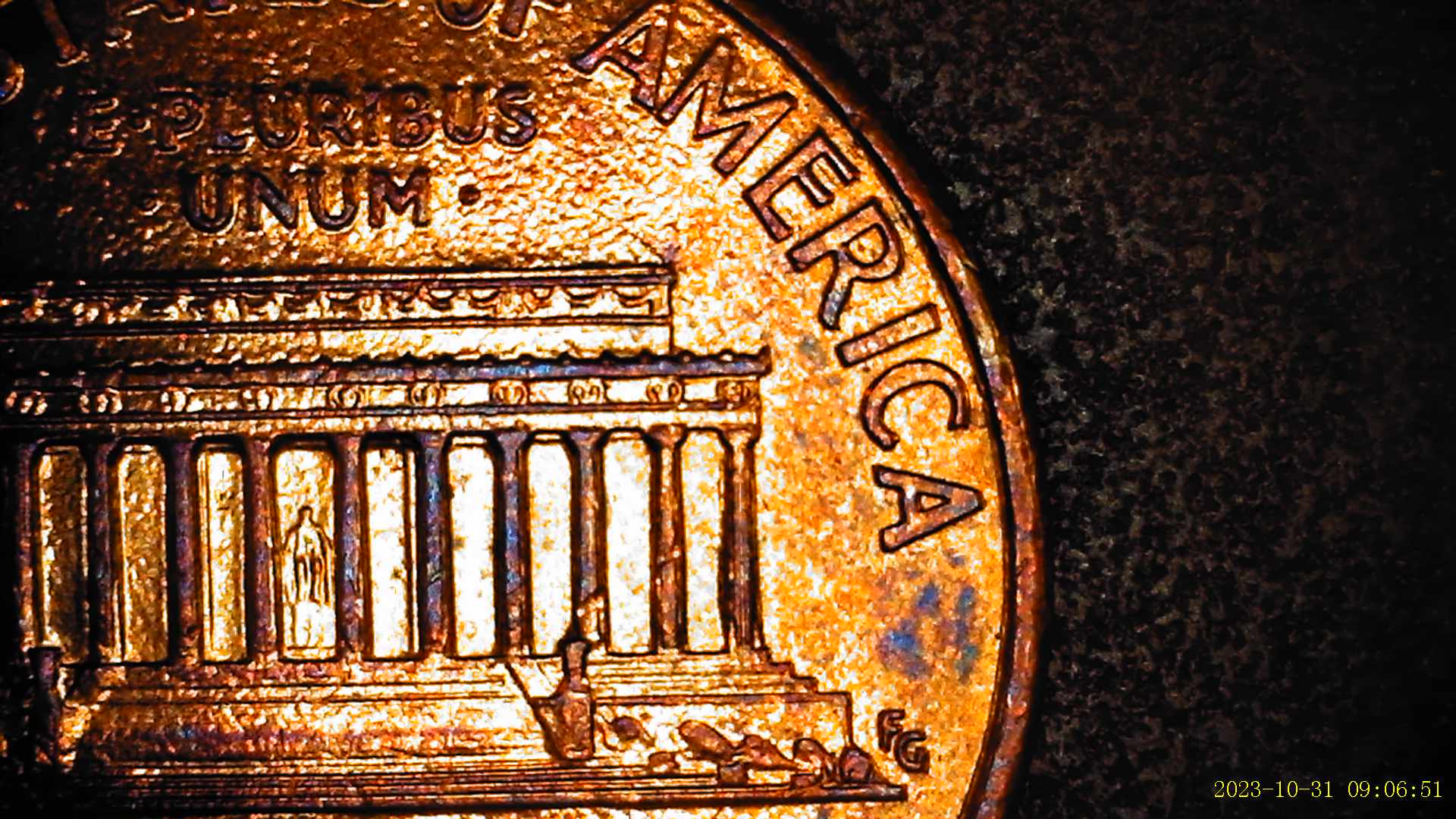 1999-Lincoln-Memorial-Penny-Strange-Looking-2nd-Column-Reverse