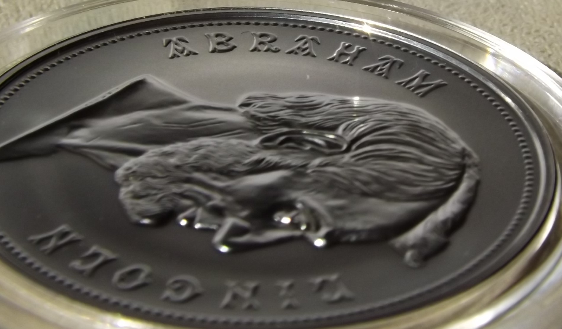 Abraham-Lincoln-Presidential-Medal-Has-Been-Released-At-The-Mint-Today.