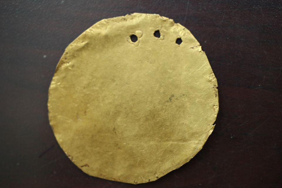 Possible-Gold-Ancient?-Or-Just-A-Chunk-Of-Gold?