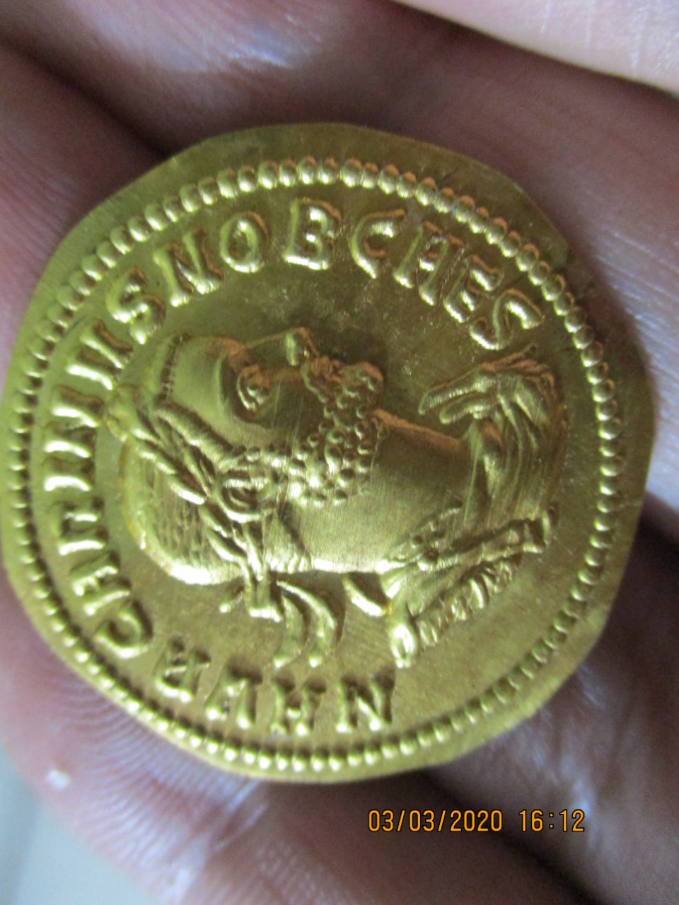 Seeking-Advice-On-What-This-Carinus-Roman-Emperor-283-5Ad-Gold-Object-Is