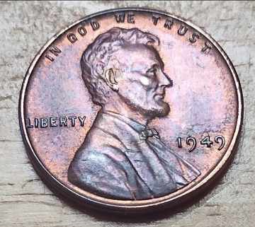 1983-Lincoln-Cent-With-Wire-In-His-Ear-And-Down-To-The-Date