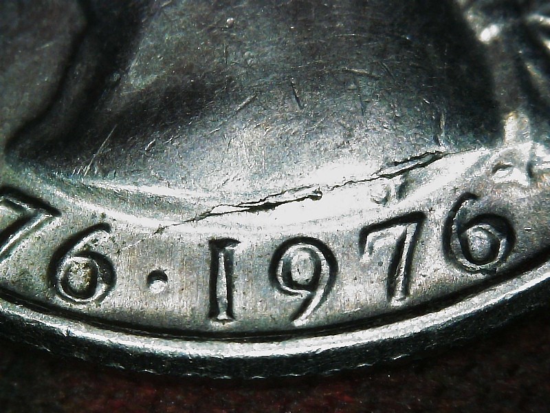 1976-Bicentennial-Quarter-Die-Break-Obverse?