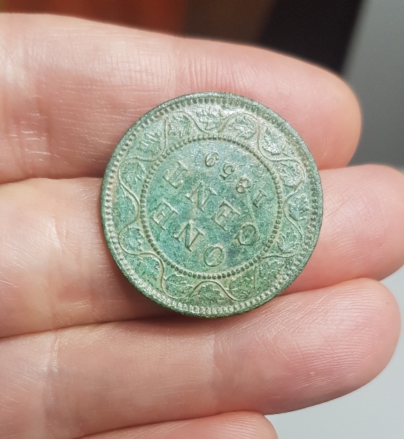 Victoria-Large-Cent-Alignment-Error