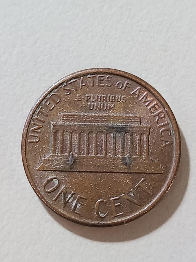 Whats-Up-With-The-Surface-Of-This-1986-D-Lincoln