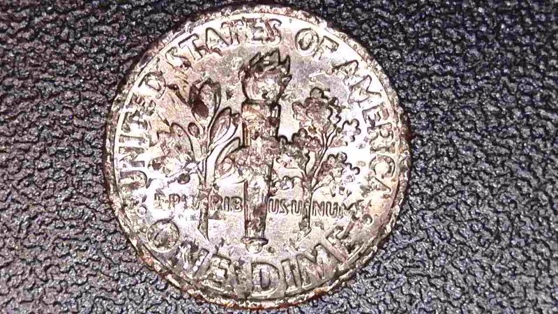2015-D-Dime,-Obverse-Is-Clean-Reverse-Messed-Up