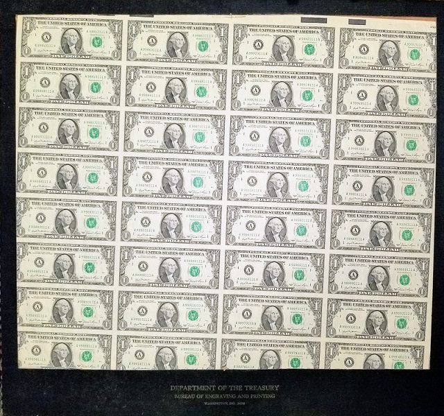 Sheet-Of-Uncut-One-Dollar-Notes,-All-With-The-Same-Serial-Number