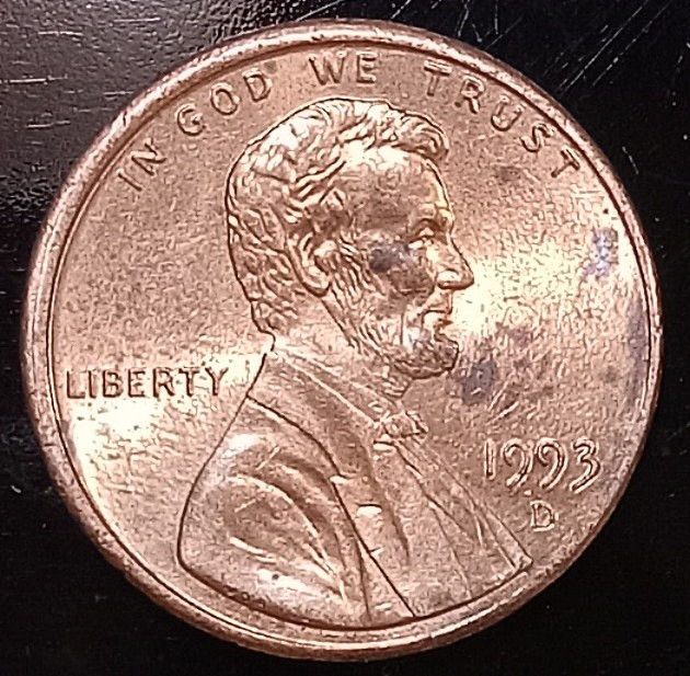 1993-D-Penny.-Is-This-Considered-Off-Center?