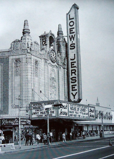 It's-Showtime!-Film-And-Theater-Stocks