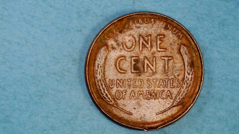 1952-And-1936-Lincoln-Cents,-Was-This-Part-Of-Some-Costume-Jewelry?