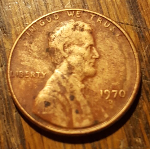 Are-These-Small-Date-Cents-And-Why-Do-They-Look-So-Copper-Colored?