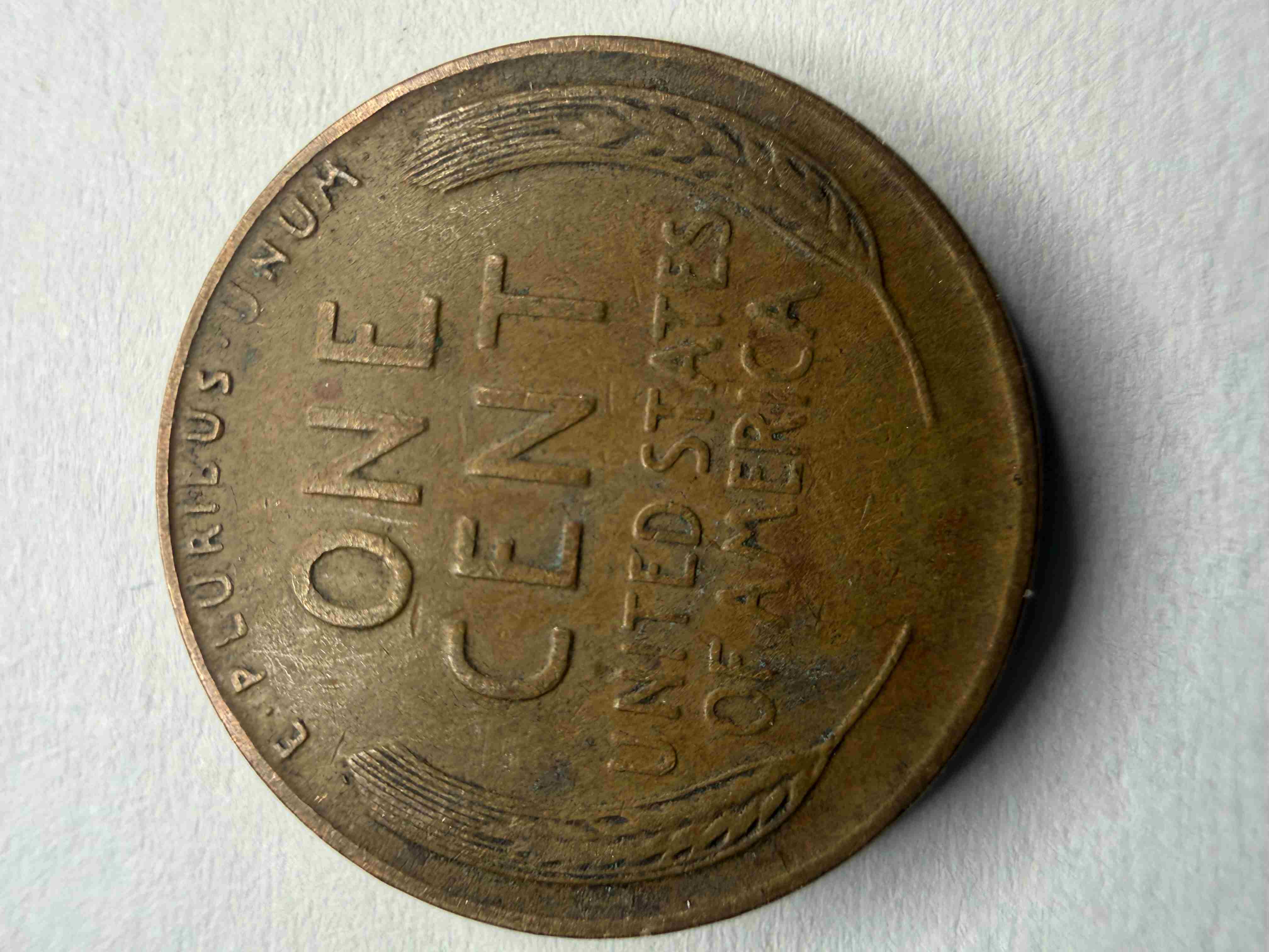 19?-Lincoln-Wheat,-Lamination-Issue-Or-Post-Mint-Damage?