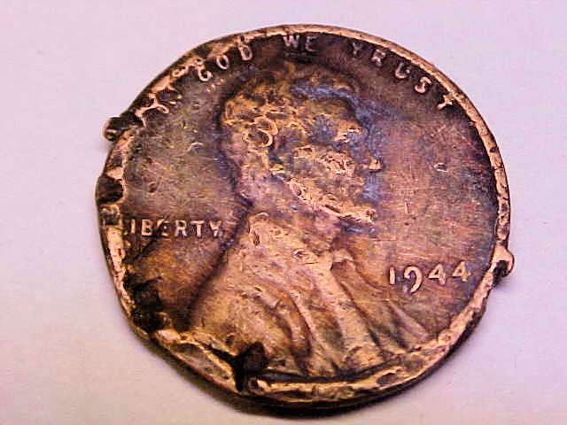 Hello-I-Found-A-1944-Penny-That-Look-Like-It-Trying-To-Come-Apart.