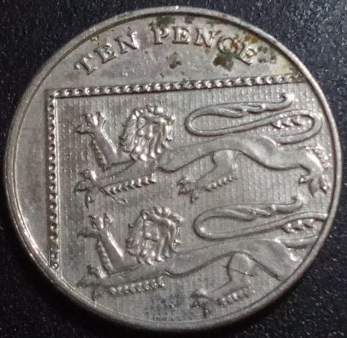 2014-Ten-Pence-Error-Queen's-Necklace